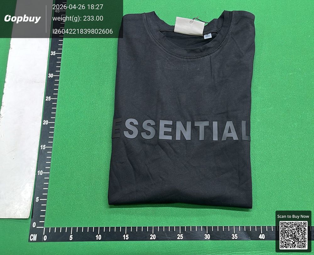 Essentials Tee QC photo 4
