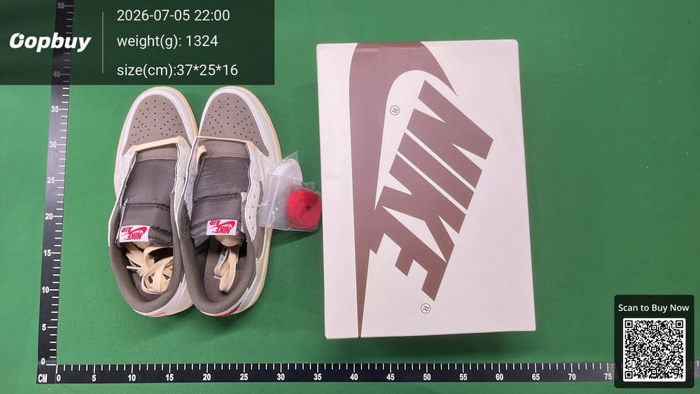 Jordan 1 Low QC photo 1