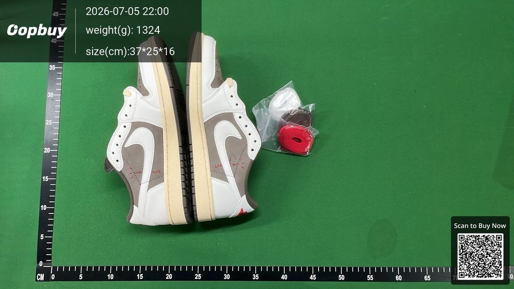 Jordan 1 Low QC photo 4