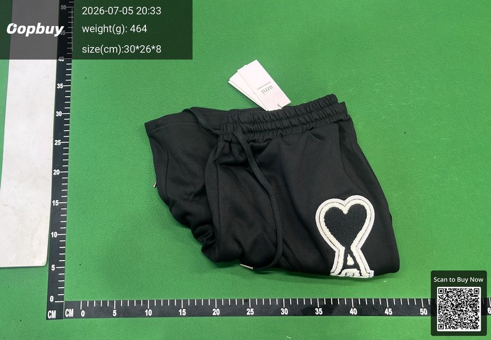 Ami Shorts QC photo 3