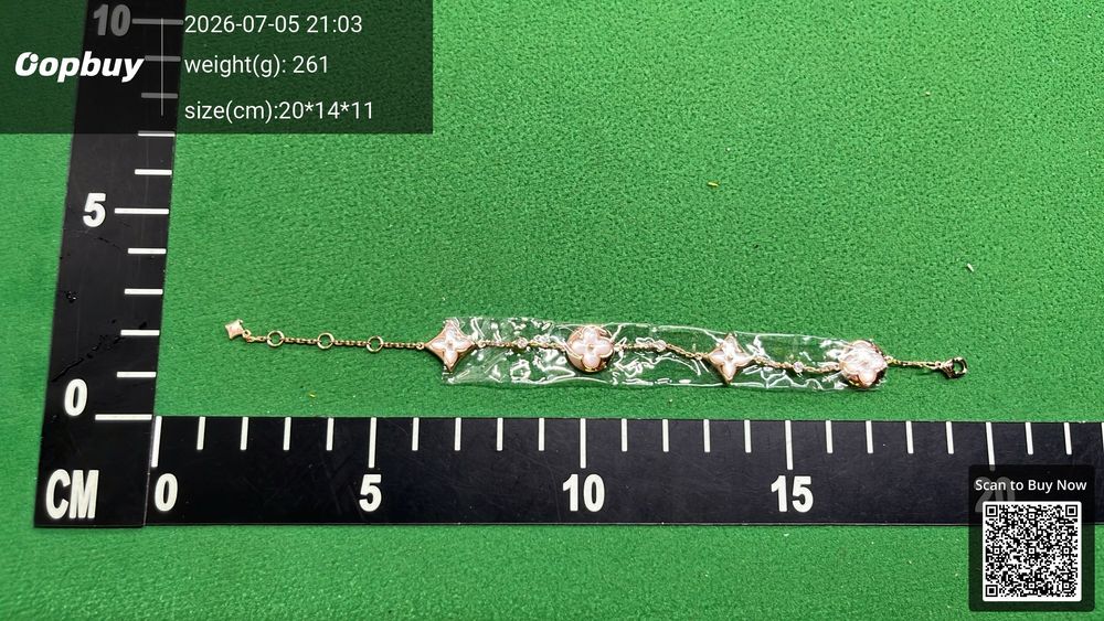 LV Bracelet QC photo 1