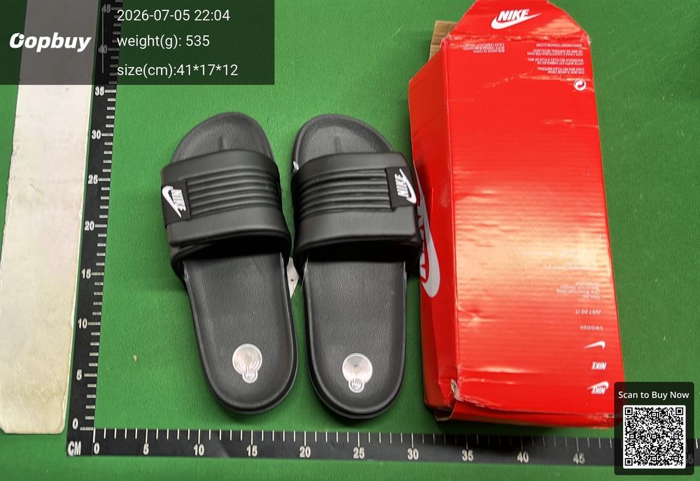 Nike Slippers QC photo 1