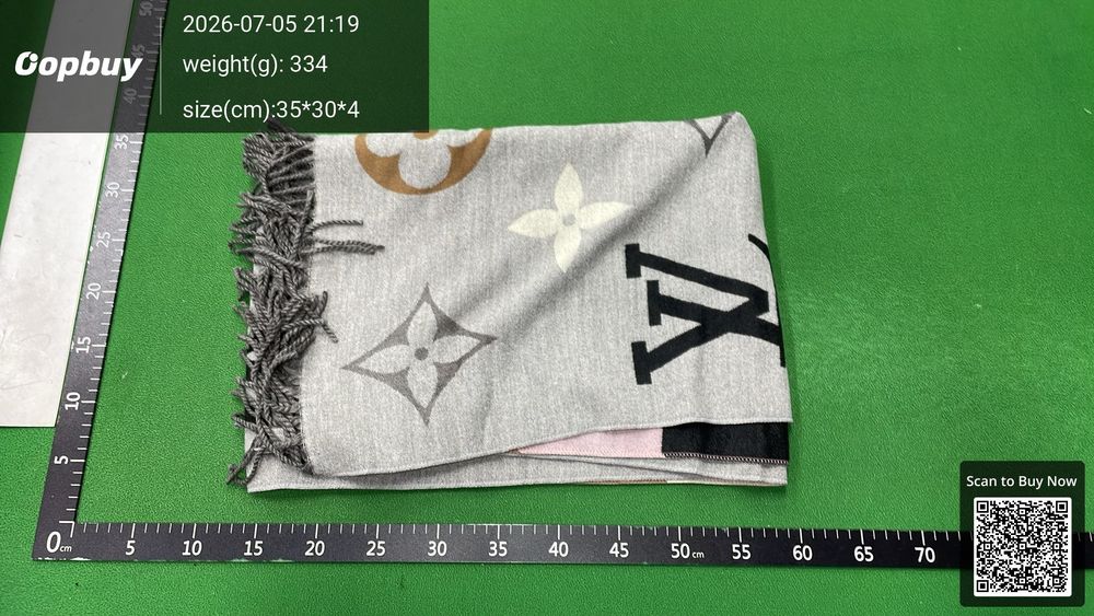 LV Scarf QC photo 5