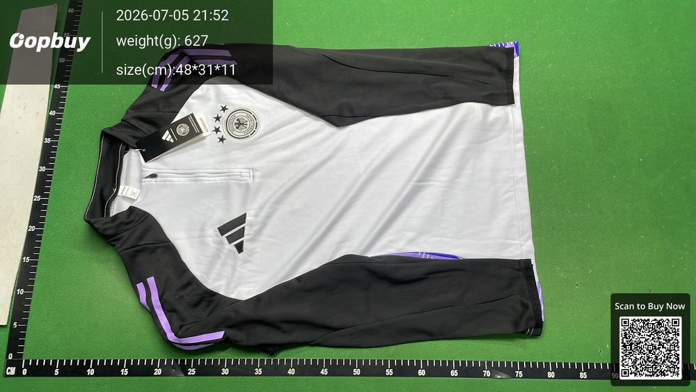 24/25 Germany white Training Set(X) QC photo 2