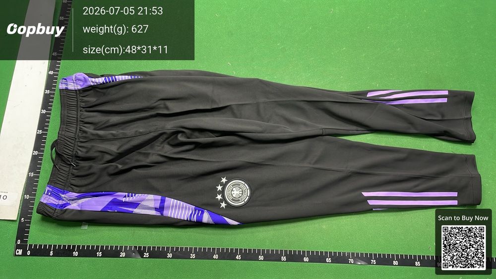 24/25 Germany white Training Set(X) QC photo 4