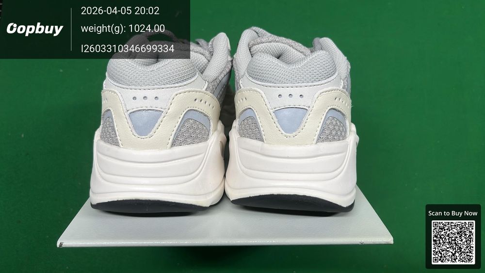 Yeezy 700 V2 QC photo 3