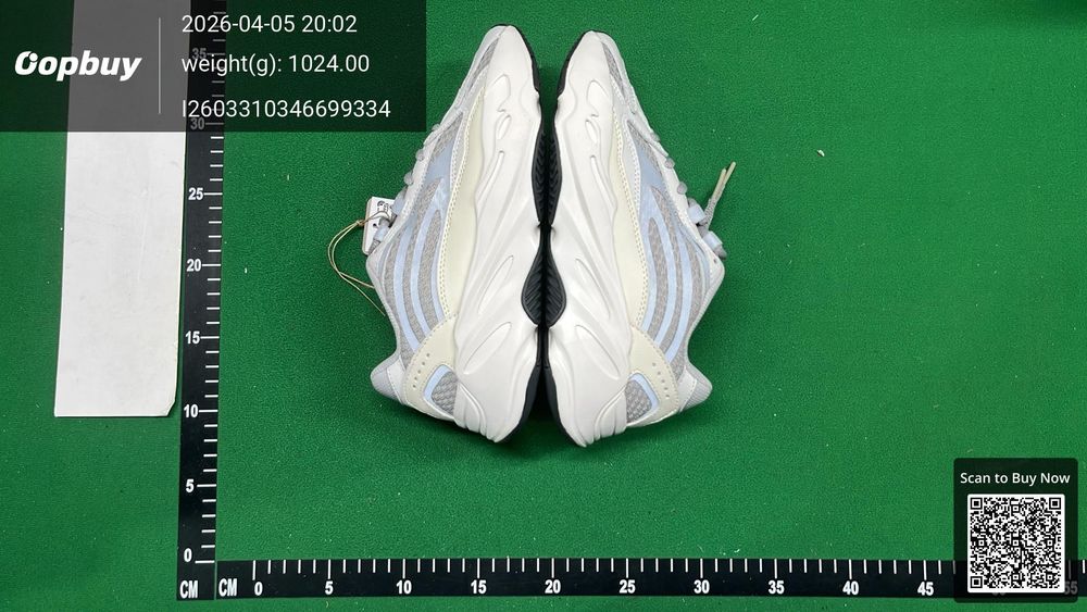 Yeezy 700 V2 QC photo 5