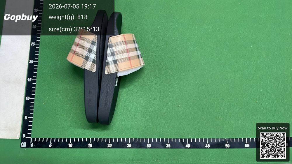 Burberry Slides QC photo 1