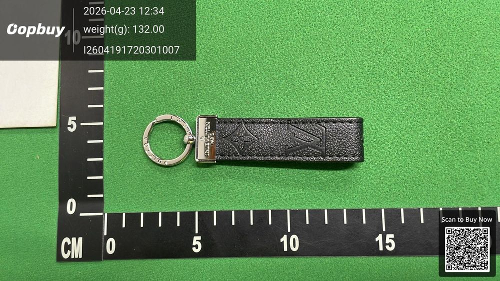 LV Keychain QC photo 2