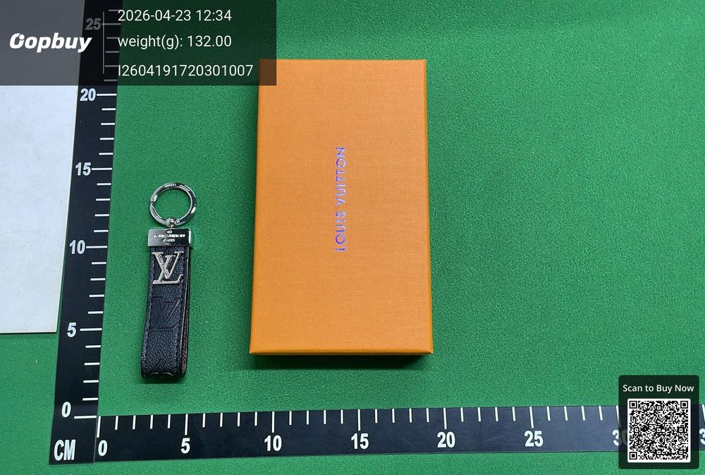 LV Keychain QC photo 3