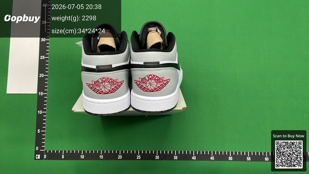 Jordan 1 Low QC photo 3