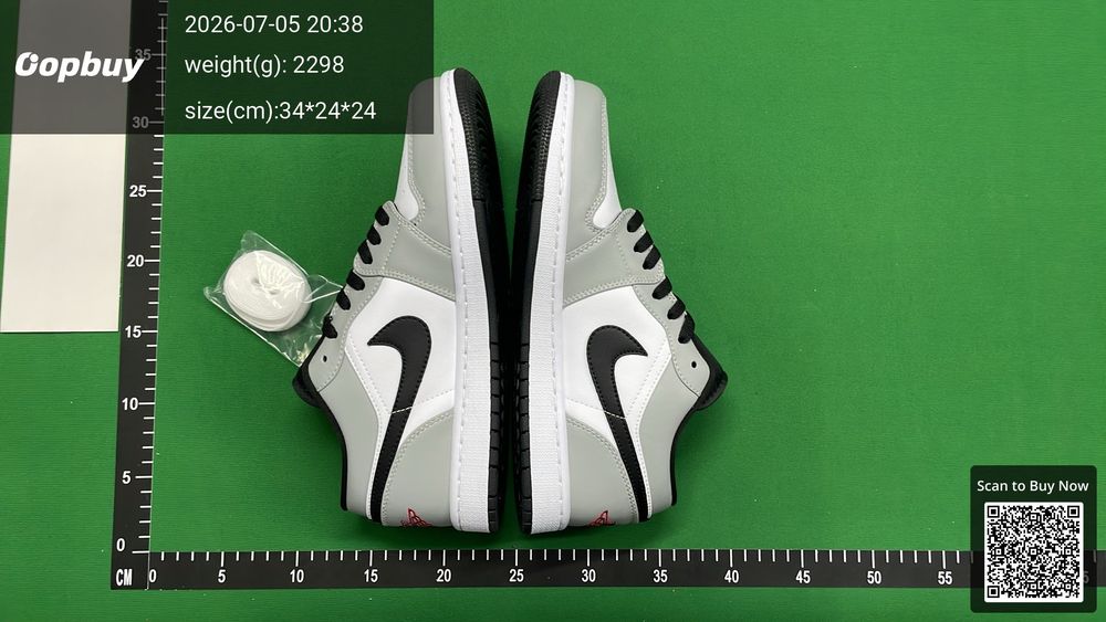 Jordan 1 Low QC photo 4