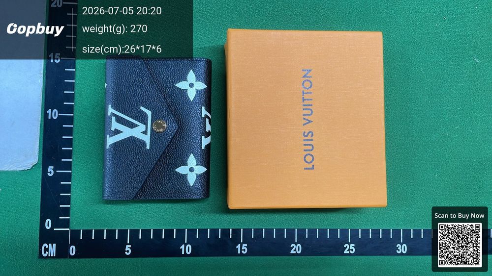 LV Wallet QC photo 3