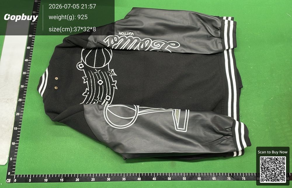 Louis Vuitton Coat QC photo 3