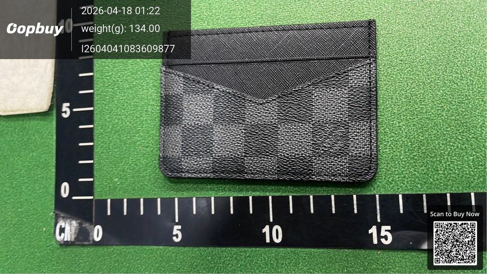 LV Wallet QC photo 1