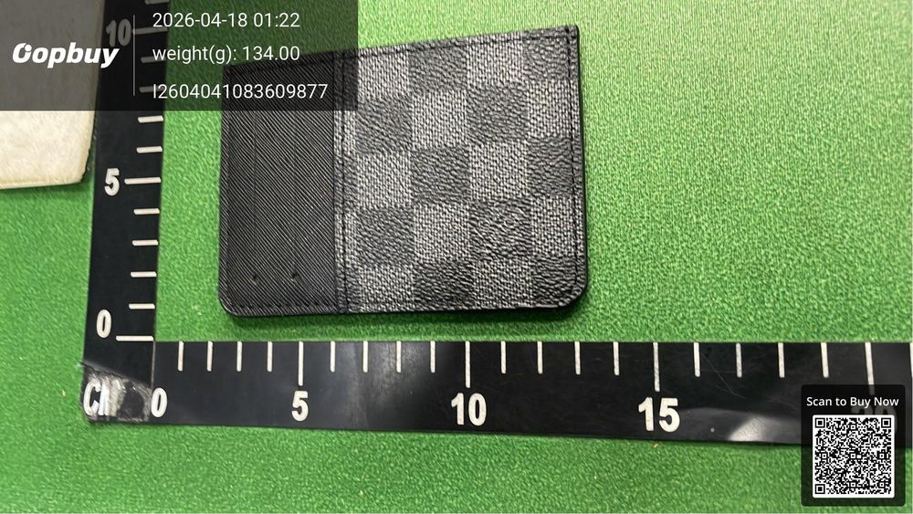 LV Wallet QC photo 2