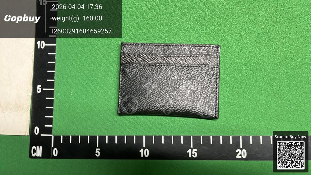 LV Wallet QC photo 4